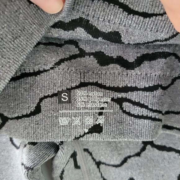 Grey and black workout set - Size S - Picture 11 of 12